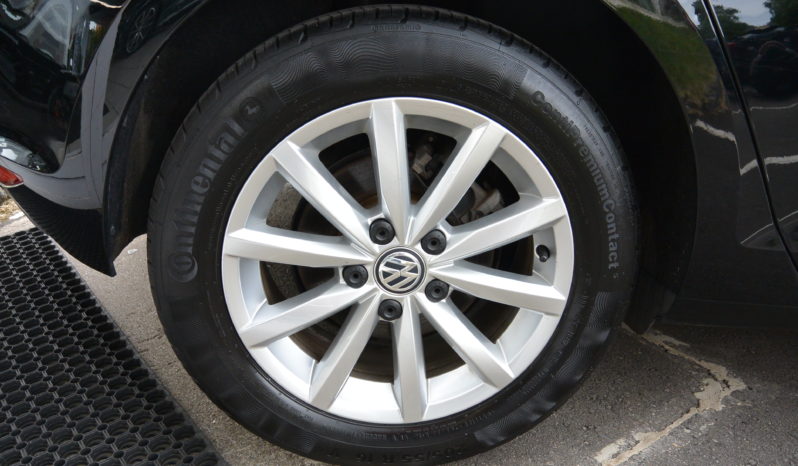 VW Golf VII 1.6 Tdi 110 Lounge DSG full