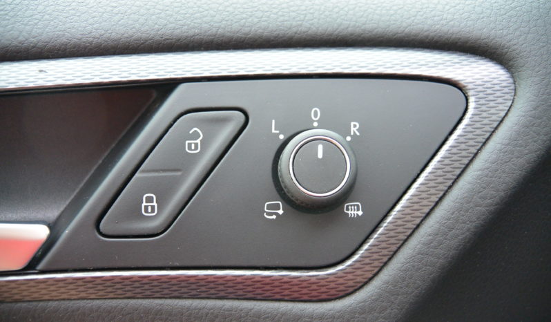 VW Golf VII 1.6 Tdi 110 Lounge DSG full