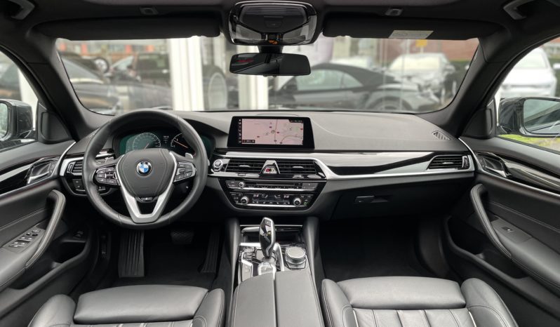 BMW 530 Touring XdA 265 Pack Sport xDrive Toit Ouvrant complet